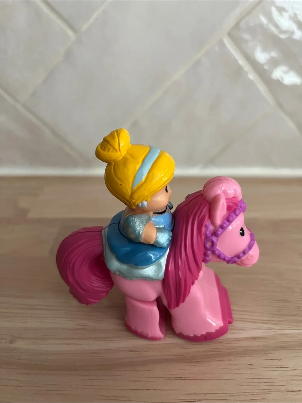 Fisher price Klip Klop Princess Cinderella Pink Horse Pony. RARE!